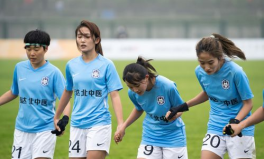 女足小姐姐也,拼搏风采，绽放球场